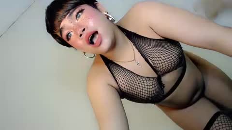Hot Ayisha online show from March 9, 2025, 9:14 pm