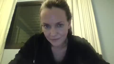 Anny online show from October 1, 2025, 12:38 am