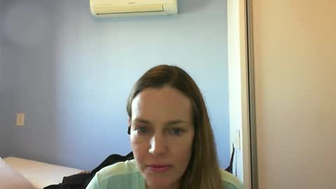 Anny online show from October 17, 2025, 10:51 am