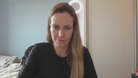 Anny online show from November 20, 2025, 10:48 am