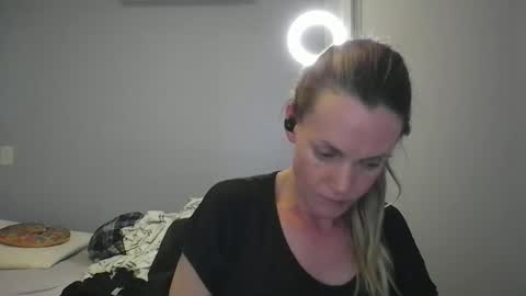 Anny online show from December 19, 2025, 12:28 am