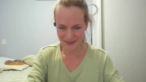 Anny online show from February 25, 2026, 12:20 am