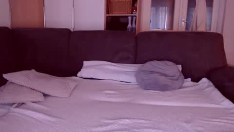 Camille online show from December 17, 2025, 12:44 pm