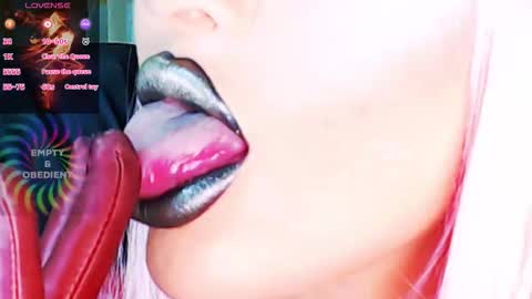 Roxy online show from September 19, 2025, 2:51 pm