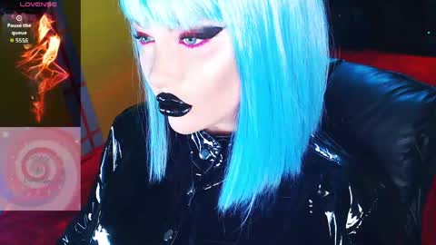 Snapshot of crazypinkyball chatting on May 6, 2026, 8:41 am Roxy online show from May 6, 2026, 8:41 am