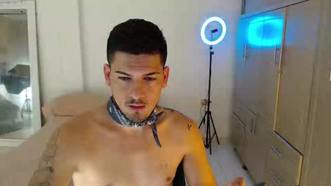 Snapshot of crazyybull chatting on October 6, 2025, 3:37 am Bull online show from October 6, 2025, 3:37 am