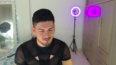 Snapshot of crazyybull chatting on October 8, 2025, 3:37 am Bull online show from October 8, 2025, 3:37 am