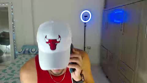 Snapshot of crazyybull chatting on October 14, 2025, 3:51 am Bull online show from October 14, 2025, 3:51 am