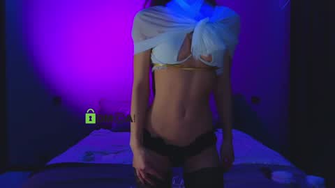 crazzy cherry online show from November 10, 2025, 5:56 pm