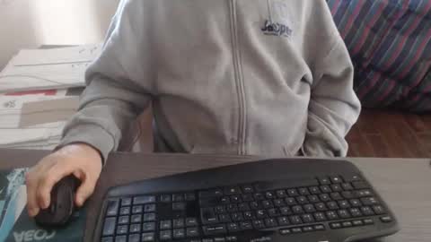 Creamormilk online show from October 2, 2025, 5:09 pm