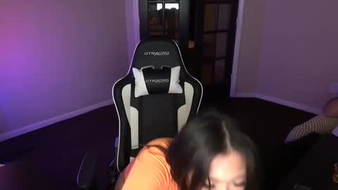 Creamy Asian online show from December 3, 2024, 3:09 am