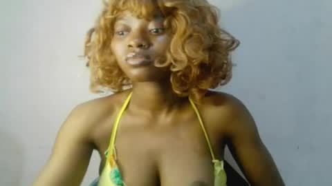 Snapshot of creamy_babyx chatting on June 21, 2026, 4:31 pm Creamy babyx online show from June 21, 2026, 4:31 pm