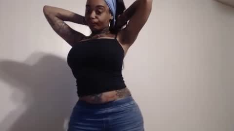 CreamyExotica online show from September 17, 2025, 1:02 pm