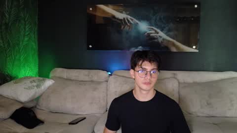 CRHISTIAN online show from April 5, 2026, 4:48 pm