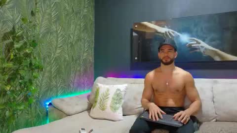 CRHISTIAN online show from April 20, 2026, 4:54 pm