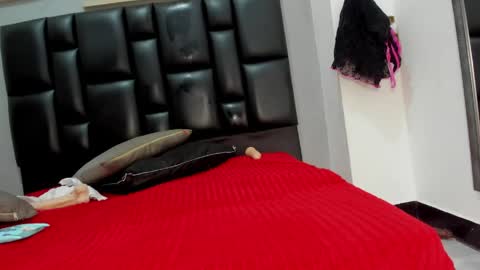 criistal_castro online show from June 6, 2026, 2:33 pm