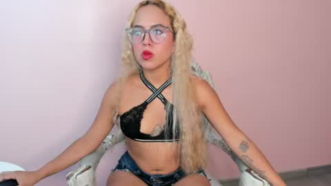 Snapshot of criistybloom chatting on June 11, 2026, 6:06 pm CristyBloom online show from June 11, 2026, 6:06 pm