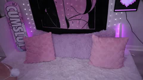 Crimson Kitten online show from April 6, 2026, 3:37 am