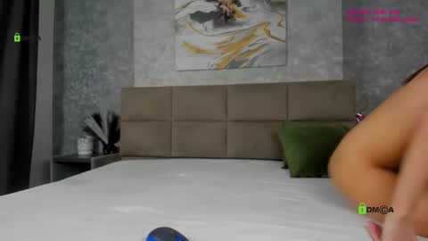 Gold Couple online show from February 19, 2025, 8:10 pm