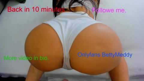 Gold Couple online show from March 26, 2026, 8:20 am