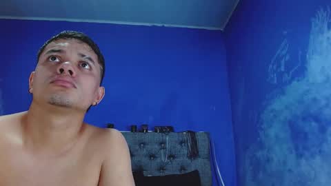 CRISANDMERY online show from September 12, 2025, 4:34 am