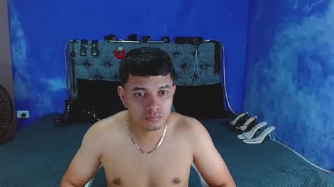 CRISANDMERY online show from September 15, 2025, 5:07 am