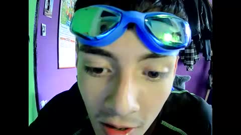 Crisanto online show from May 22, 2026, 10:15 pm