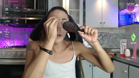 Snapshot of crisozzz chatting on May 7, 2026, 7:08 pm Cristina Onazis online show from May 7, 2026, 7:08 pm