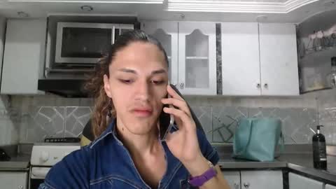 Snapshot of crisozzz chatting on May 17, 2026, 5:42 pm Cristina Onazis online show from May 17, 2026, 5:42 pm