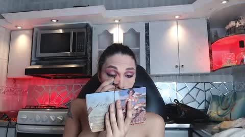 Snapshot of crisozzz chatting on May 23, 2026, 5:50 pm Cristina Onazis online show from May 23, 2026, 5:50 pm