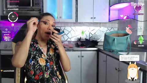 Snapshot of crisozzz chatting on June 4, 2026, 6:36 pm Cristina Onazis online show from June 4, 2026, 6:36 pm