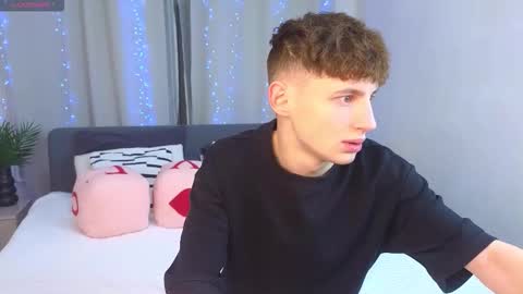 Chris online show from November 27, 2025, 2:52 pm