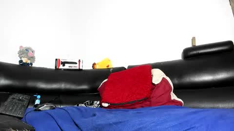 yereimis y jaider  online show from April 21, 2026, 1:42 am