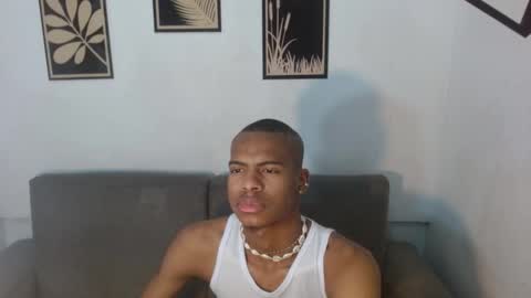 criss_zuri online show from September 25, 2025, 11:25 am