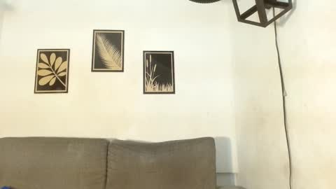 criss_zuri online show from November 26, 2025, 3:13 pm