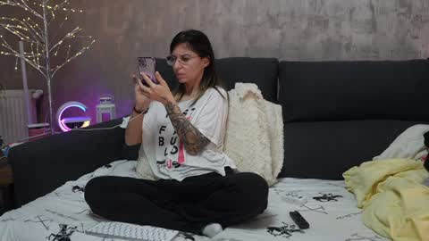 crissy_love online show from February 6, 2025, 11:37 pm