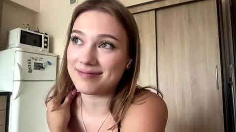 Snapshot of crissymemo chatting on July 8, 2026, 3:16 pm crissymemo online show from July 8, 2026, 3:16 pm