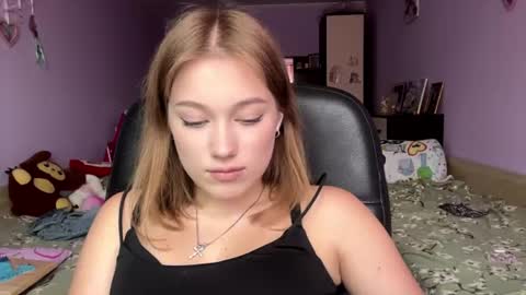 Snapshot of crissymemo chatting on July 15, 2026, 12:21 pm crissymemo online show from July 15, 2026, 12:21 pm