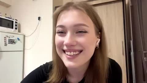Snapshot of crissymemo chatting on July 19, 2026, 3:05 pm crissymemo online show from July 19, 2026, 3:05 pm