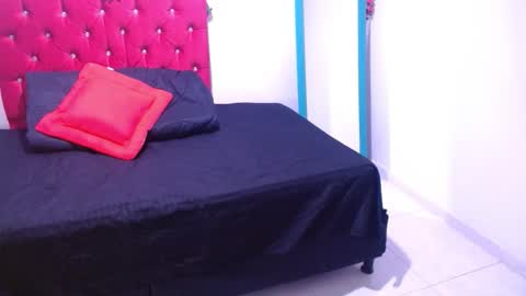 cristal1609 online show from February 24, 2026, 1:09 pm