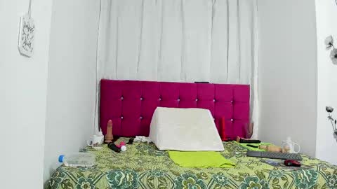 Cristal online show from February 13, 2025, 1:50 am