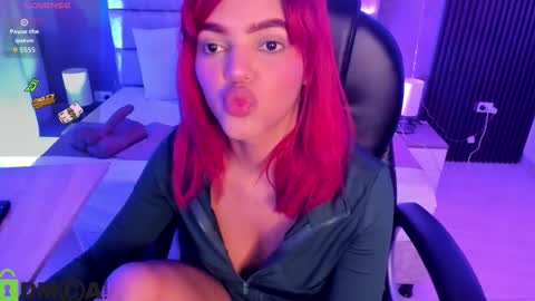 cristal__adams online show from October 3, 2025, 1:08 pm