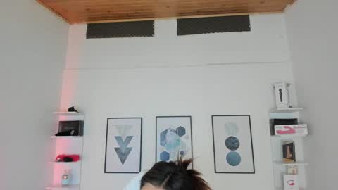 Cristal online show from February 3, 2025, 4:04 am