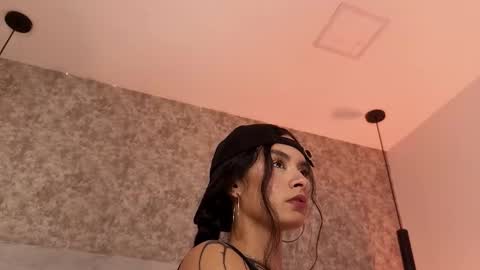 Cristal  online show from December 21, 2025, 6:48 pm