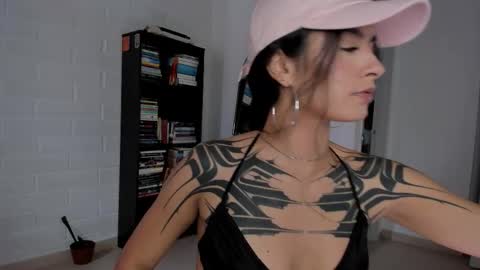 Cristal  online show from February 16, 2026, 8:49 pm