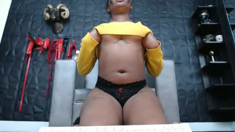 Snapshot of cristal_smith06 chatting on February 23, 2025, 8:06 am Hanna online show from February 23, 2025, 8:06 am