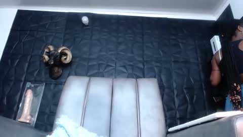 Snapshot of cristal_smith06 chatting on October 4, 2025, 11:41 am Hanna online show from October 4, 2025, 11:41 am