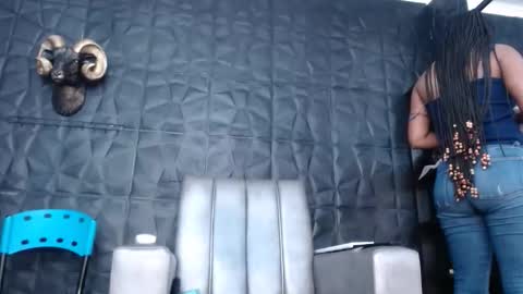 Snapshot of cristal_smith06 chatting on October 5, 2025, 12:14 pm Hanna online show from October 5, 2025, 12:14 pm