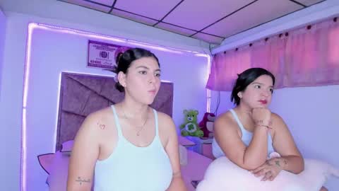 cristal_smith20 online show from September 30, 2025, 12:43 pm