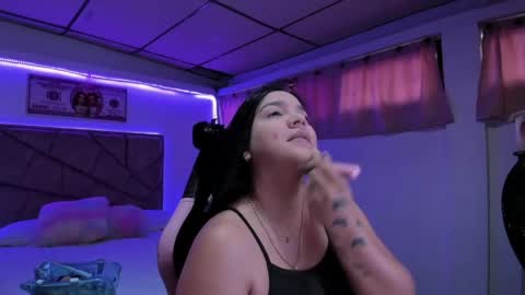 cristal_smith20 online show from April 8, 2026, 12:16 pm